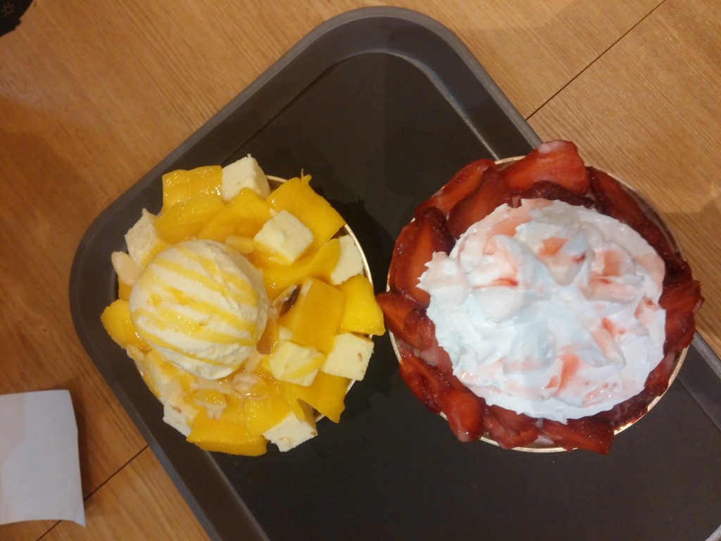 Strawberry and mango bingsus